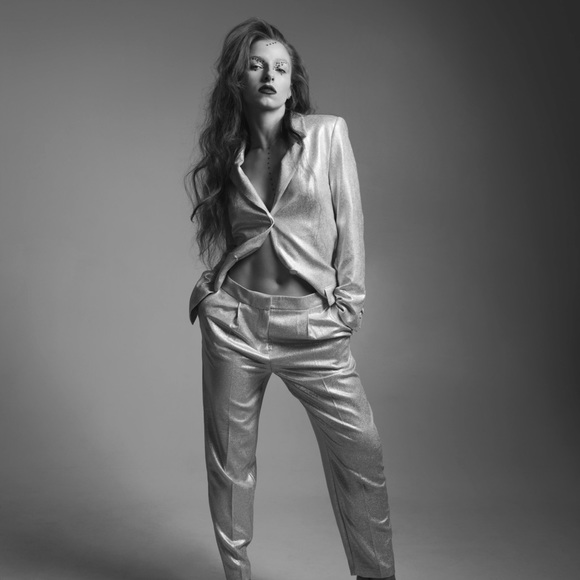 Meet your Posher, Katie - Picture 1 of 1